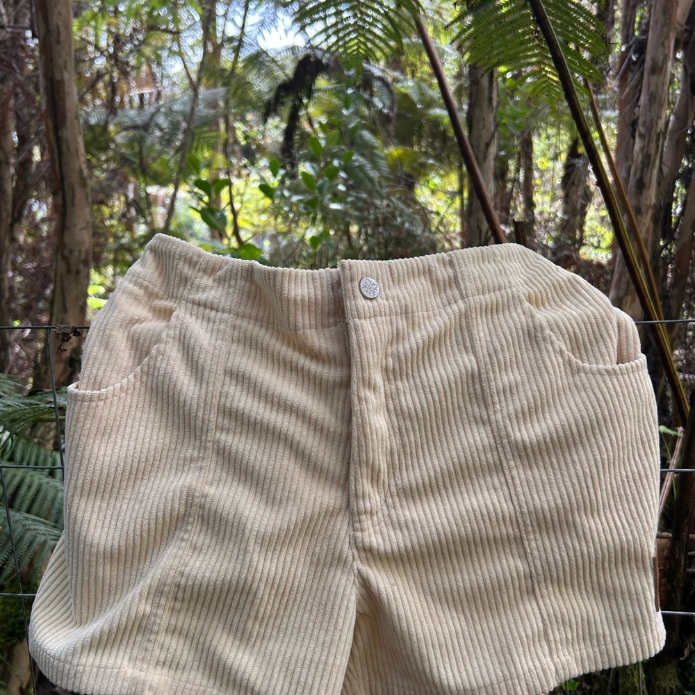 Eha culture Hawaiian brand Women's Cream Corduroy Shorts